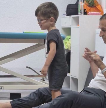 Mali Edin iz Ilijaša treba dobre ljude: Nedostaje još malo novca za nastavak terapija