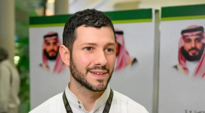 „Zvuk ezana promijenio mi je život“: Italijanski hadžija iz Mekke podijelio svoju priču o islamu „Zvuk ezana promijenio mi je život“: Italijanski hadžija iz Mekke podijelio svoju priču o islamu - featured image