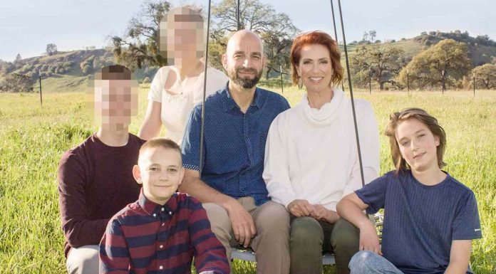 Otac (44) preminuo nekoliko dana nakon smrti njegove supruge i dvoje djece Otac (44) preminuo nekoliko dana nakon smrti njegove supruge i dvoje djece - featured image