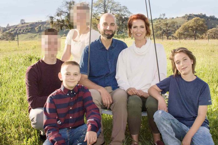 Otac (44) preminuo nekoliko dana nakon smrti njegove supruge i dvoje djece - featured image