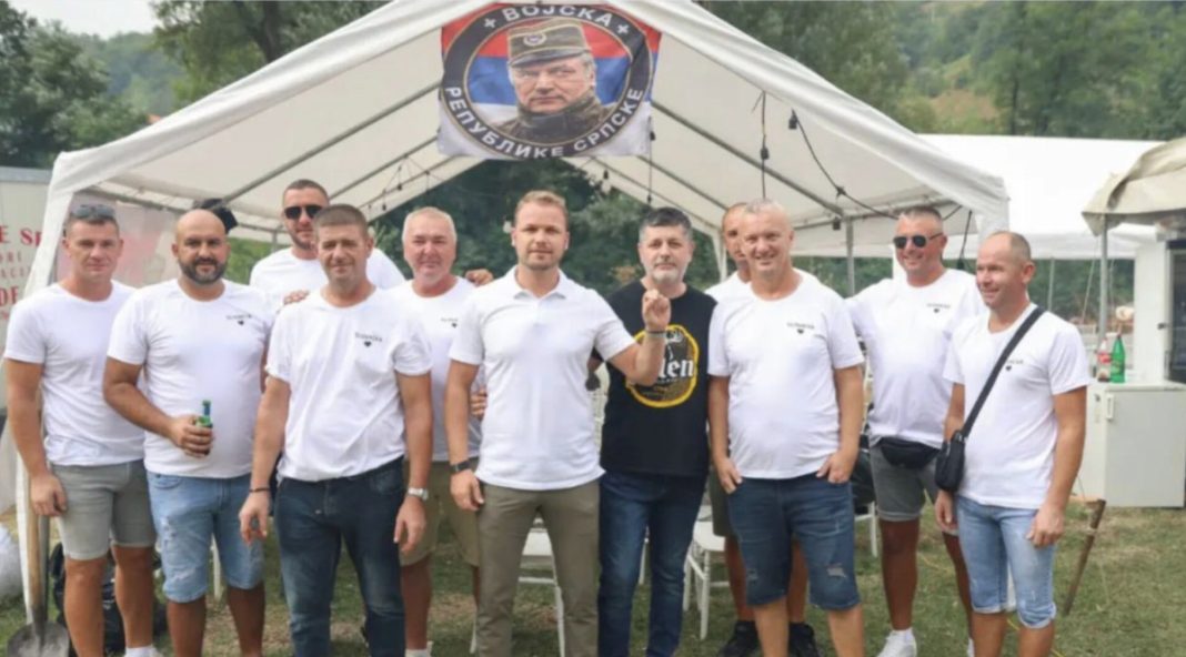Stanivuković očekuje Dan žalosti zbog smrti Ratka Mladića: „Neću se ni počešati zbog procesuiranja“ - featured image Stanivuković očekuje Dan žalosti zbog smrti Ratka Mladića: „Neću se ni počešati zbog procesuiranja“ - featured image