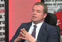 Advokat Čedomir Stojković upozorio: Jedan detalj na beogradskom aerodromu, tokom dočeka tijela Ratka Mladića, izazvao brojne reakcije Advokat Čedomir Stojković upozorio: Jedan detalj na beogradskom aerodromu, tokom dočeka tijela Ratka Mladića, izazvao brojne reakcije - featured image