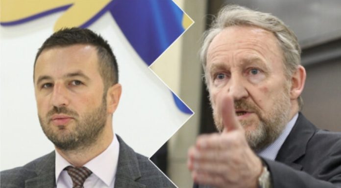 Efendić iznio nove tvrdnje o Bakiru Izetbegoviću: Evo šta mu je navodno ponudio Efendić iznio nove tvrdnje o Bakiru Izetbegoviću: Evo šta mu je navodno ponudio - featured image