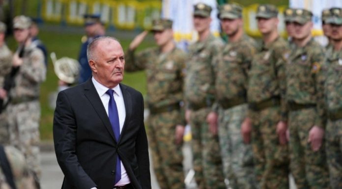 HELEZ IZAZVAO LAVINU REAKCIJA: “Ako ostanemo još jedan mandat, dijelit ćemo novac po kućama” HELEZ IZAZVAO LAVINU REAKCIJA: “Ako ostanemo još jedan mandat, dijelit ćemo novac po kućama” - featured image