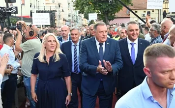 Skandalozne poruke Dodika na izbornom skupu SNSD-a: “Smeta nam granica na Drini i radimo na tome da ne postoji”