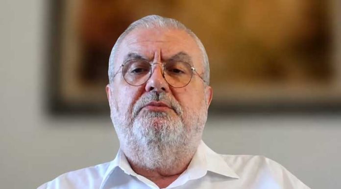 Čanak: Mladićev leš u Srbiji dokaz je da je bila agresor, BiH ima pravo na tužbu za ratnu štetu Čanak: Mladićev leš u Srbiji dokaz je da je bila agresor, BiH ima pravo na tužbu za ratnu štetu - featured image