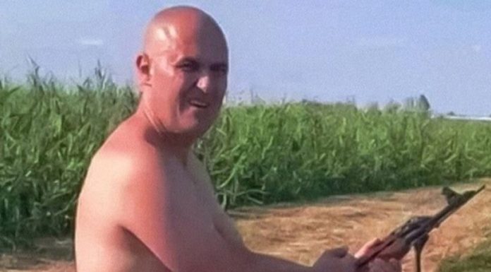 BIVŠI MINISTAR POZVAO DA SE PUCA NA MIGRANTE: Policija odmah pokrenula istragu – njegove riječi izazvale buru u Hrvatskoj BIVŠI MINISTAR POZVAO DA SE PUCA NA MIGRANTE: Policija odmah pokrenula istragu – njegove riječi izazvale buru u Hrvatskoj - featured image