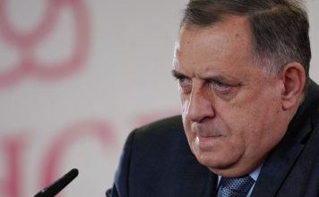 DODIK PONOVO ŠOKIRAO JAVNOST: Pozvao Srbe da BiH ne zovu državom DODIK PONOVO ŠOKIRAO JAVNOST: Pozvao Srbe da BiH ne zovu državom - featured image