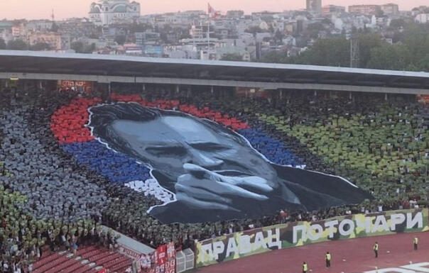 Fašizam bez kraja: Navijači Zvezde i Partizana skandirali zločincu uz poruku “Pravac Potočari” Fašizam bez kraja: Navijači Zvezde i Partizana skandirali zločincu uz poruku “Pravac Potočari” - featured image