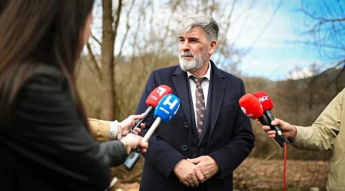 Biznismen iz BiH krenuo od nule s jednim radnikom, danas ima poslovno carstvo Biznismen iz BiH krenuo od nule s jednim radnikom, danas ima poslovno carstvo - featured image