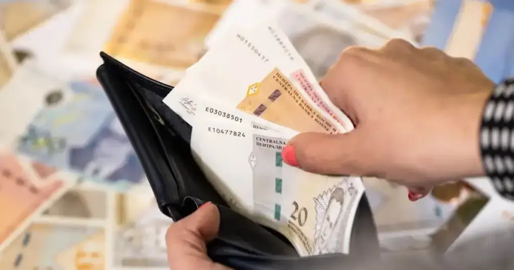Prosječna plata u Federaciji skočila na 1.757 KM: Ko zarađuje najviše, a ko najmanje - featured image