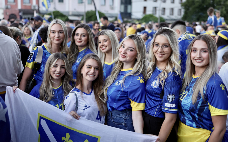 Nije tačno da mladi žele napustiti BiH - featured image Nije tačno da mladi žele napustiti BiH - featured image