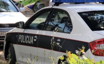 U Bugojnu se obračunala braća zbog izbora: Jedan u SDA, drugi u SDP-u, potukli se nasred ulice U Bugojnu se obračunala braća zbog izbora: Jedan u SDA, drugi u SDP-u, potukli se nasred ulice - featured image